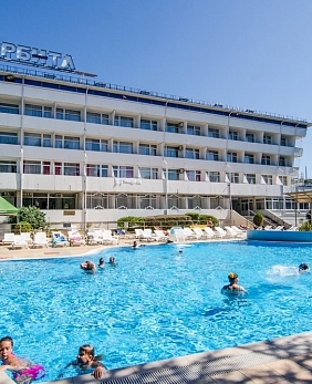 Недорогие отели Сочи с бассейном