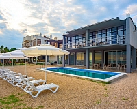 Отель Green Land Hotel (Гагра)