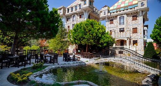 Отель Замок у моря Сочи - официальный сайт