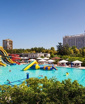 Отели Адлера с бассейном