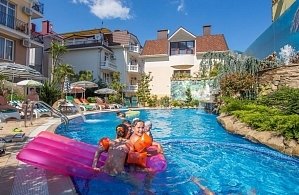 Фотографии объекта
							Вилла «Валентина» Алушта, Крым